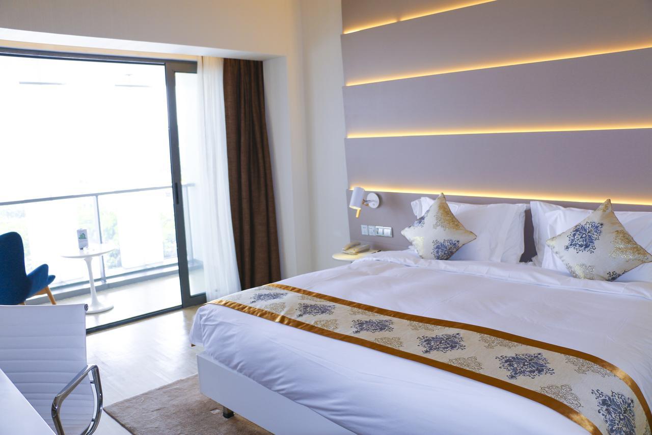 ซานยา ฟีนิกซ์ แอร์พอร์ต โฮเต็ล Hotel ซานย่า ภายนอก รูปภาพ