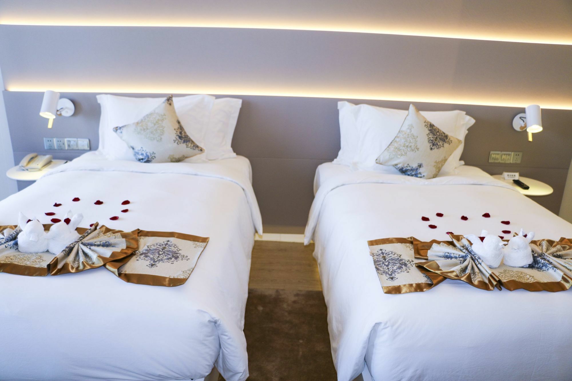 ซานยา ฟีนิกซ์ แอร์พอร์ต โฮเต็ล Hotel ซานย่า ภายนอก รูปภาพ